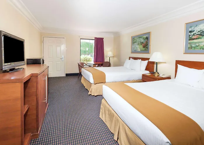 Super 8 By Wyndham Dalton/Convention Center Area