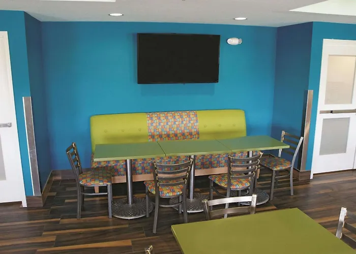 La Quinta By Wyndham Grand Forks