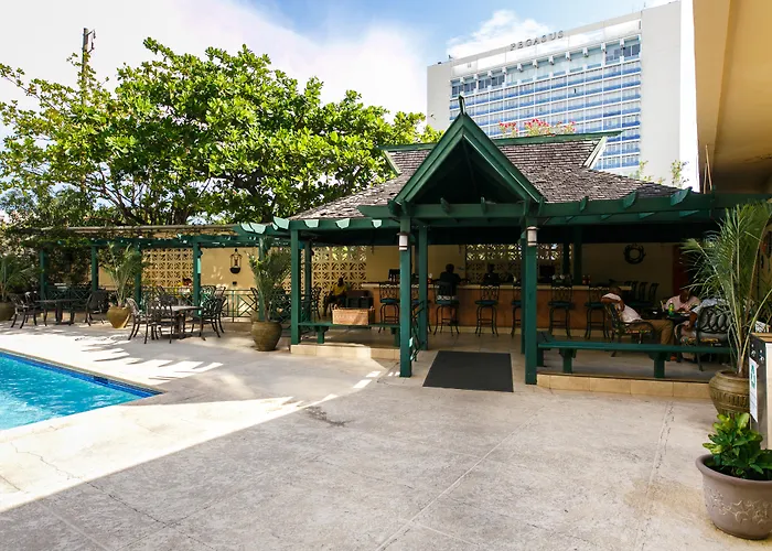 Courtleigh Hotel & Suites