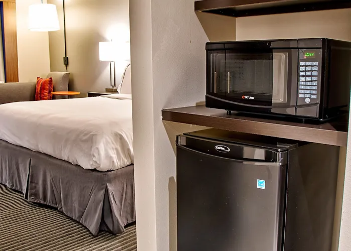 Holiday Inn Express & Suites Claremore By Ihg