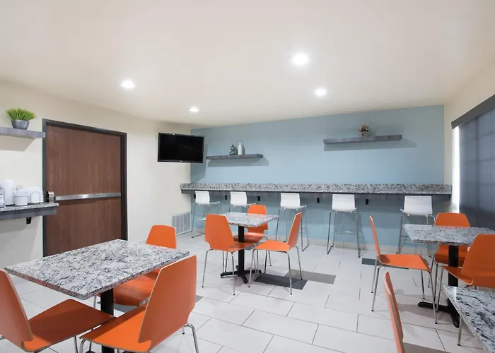 Super 8 By Wyndham Claremore Ok