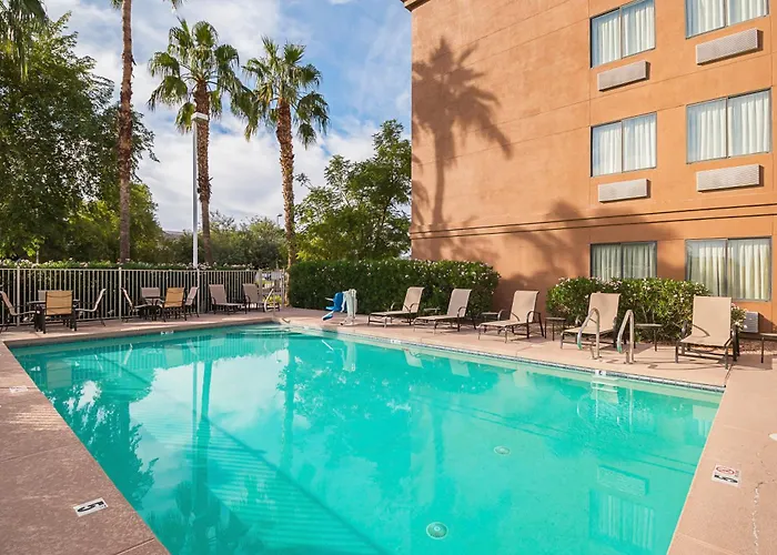 Red Roof Inn Plus + Phoenix West