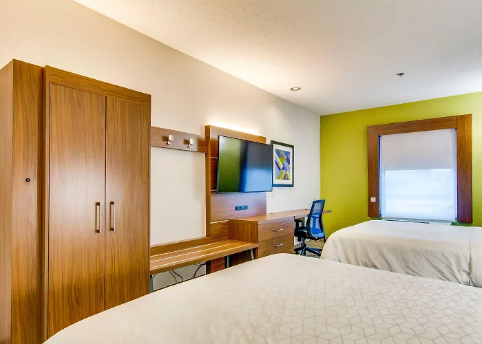 Holiday Inn Express Vincennes