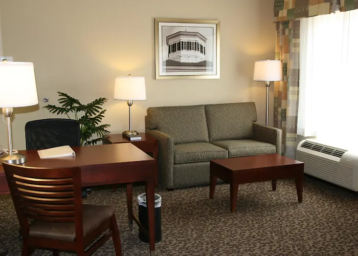 Hampton Inn & Suites West Point
