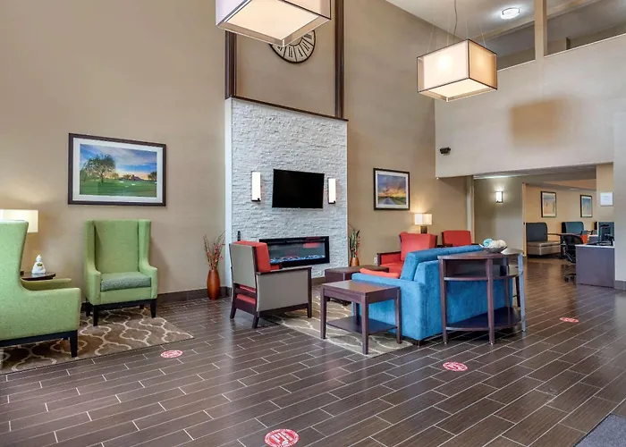 Comfort Suites Auburn Near I-69