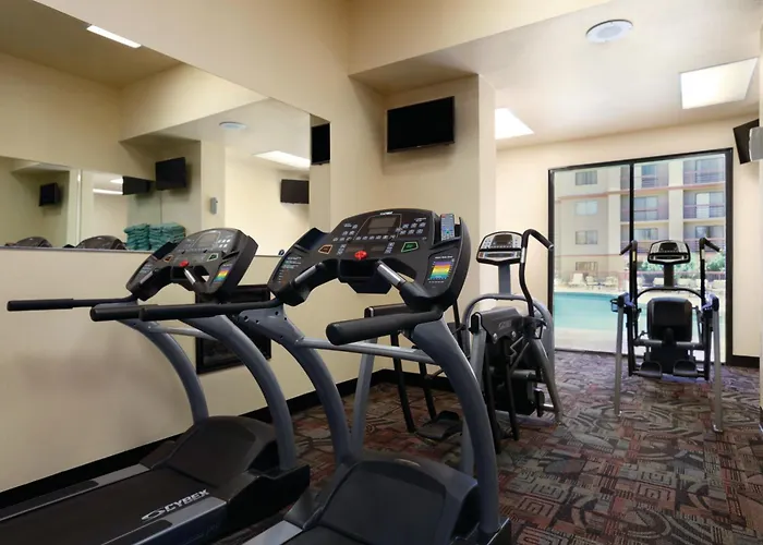 Wyndham El Paso Airport And Water Park