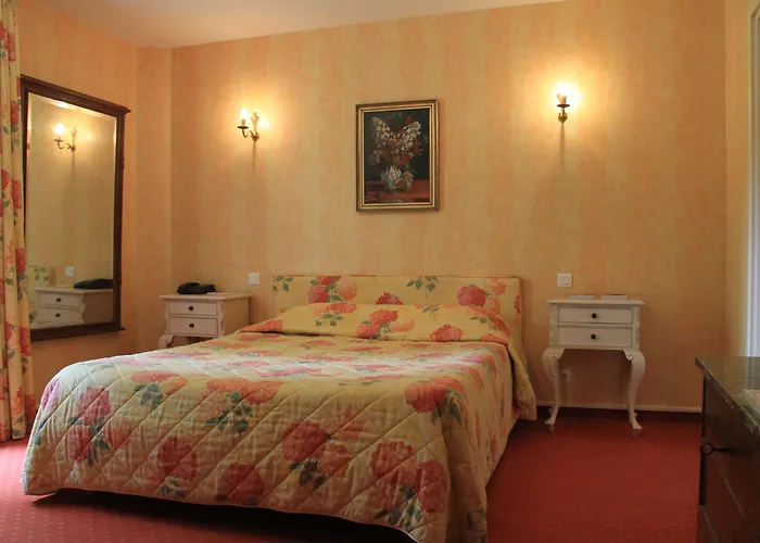 Hotel The Originals Chateau De Perigny