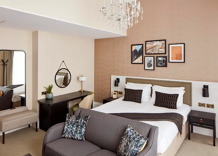 The Clermont London, Victoria