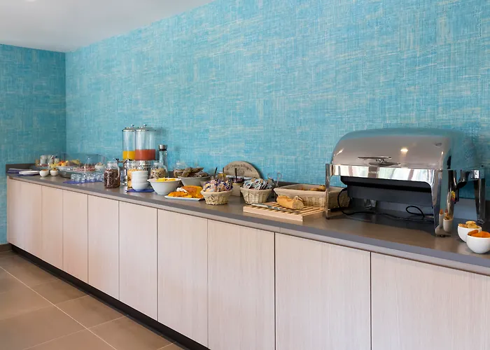 Logis Hotel Les Pins - Operalia