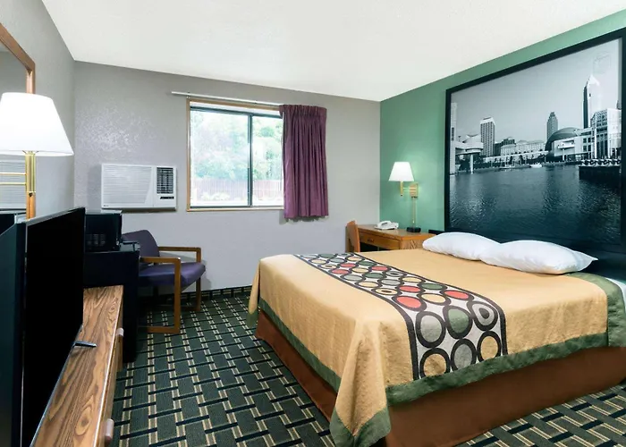 Super 8 By Wyndham Twinsburg/Cleveland Area
