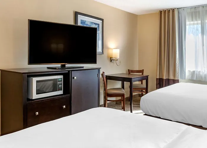 Comfort Inn & Suites Paw Paw