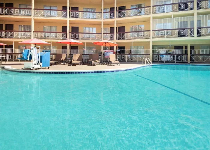 Ramada By Wyndham Burbank Airport