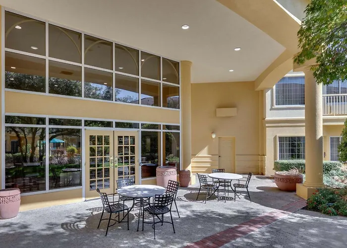 La Quinta By Wyndham Dallas - Addison Galleria