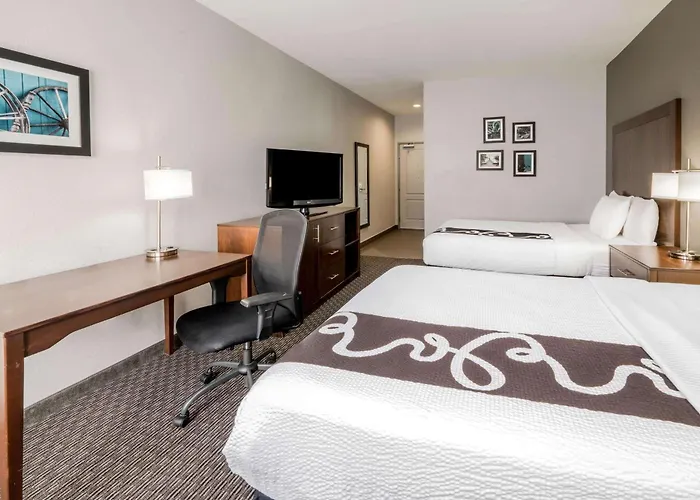 La Quinta Inn & Suites By Wyndham Fort Worth Arlington West