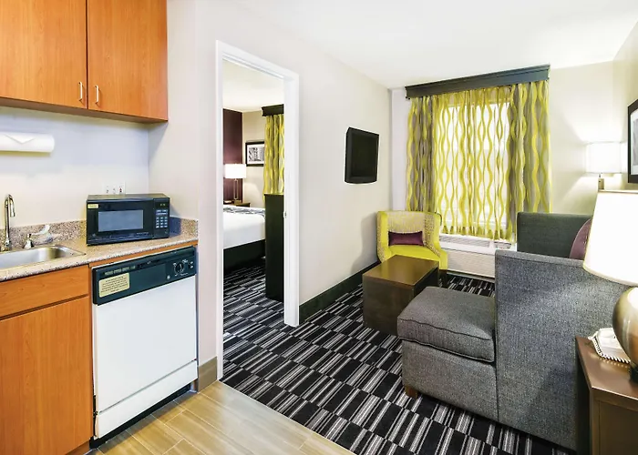 La Quinta Inn & Suites By Wyndham The Woodlands/Spring