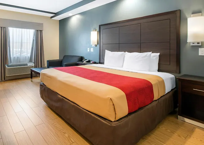 Red Star Inn & Suites