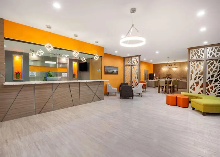 Baymont By Wyndham Houston Hobby Airport