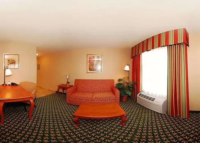 Newly Renovated-Hampton Inn & Suites Casper