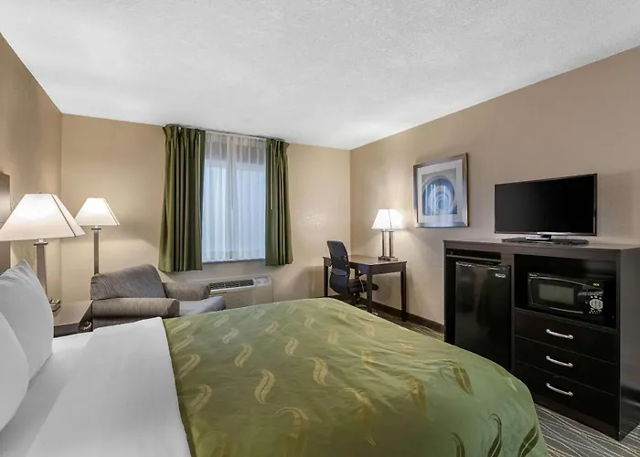 Quality Inn & Suites Des Moines - Merle Hay Road