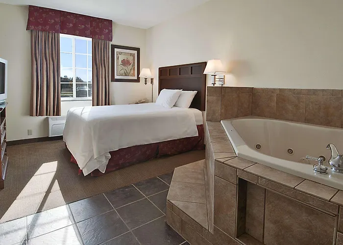 Super 8 By Wyndham Bowling Green North