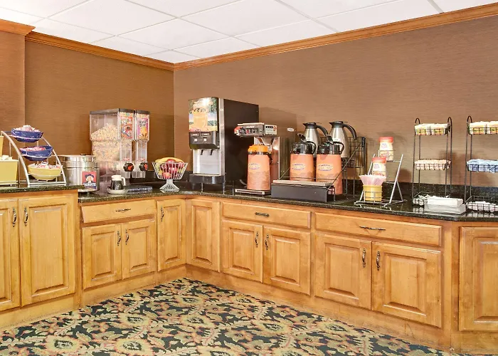 Days Inn By Wyndham Newport News City Center Oyster Point