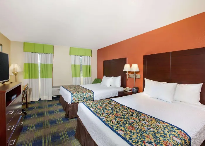Days Inn By Wyndham Fremont