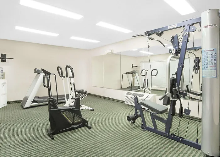 Baymont By Wyndham Roanoke Rapids