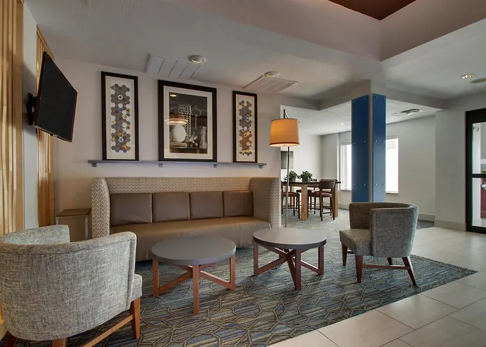 Holiday Inn Express Hotel & Suites Morris By Ihg