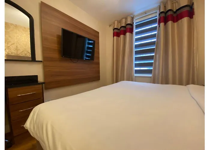 Baylis Park Hotel