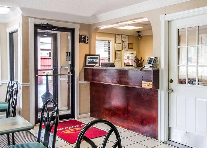 Econo Lodge Richmond Hill