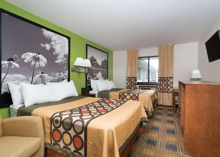 Super 8 By Wyndham Rochester Mayo Clinic Area