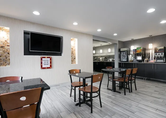 Super 8 By Wyndham Rochester Mayo Clinic Area