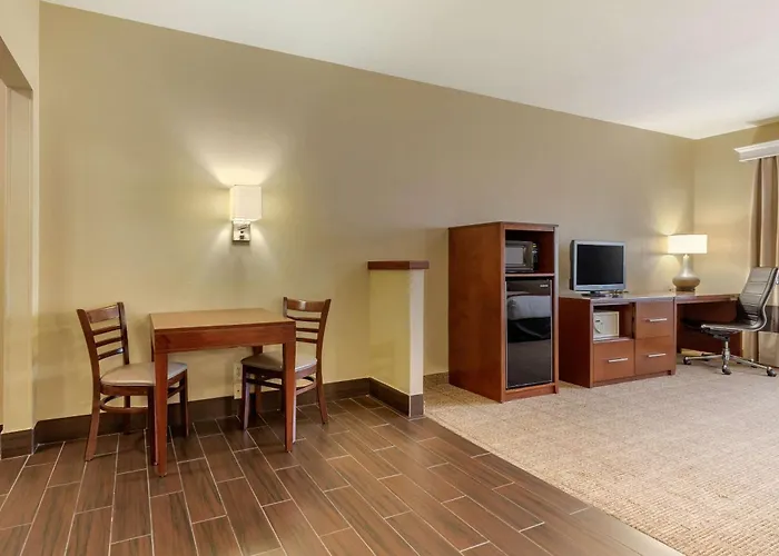 Comfort Suites Fort Collins Near University