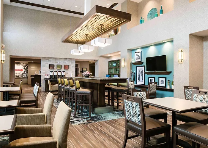 Hampton Inn & Suites-Hudson Wisconsin