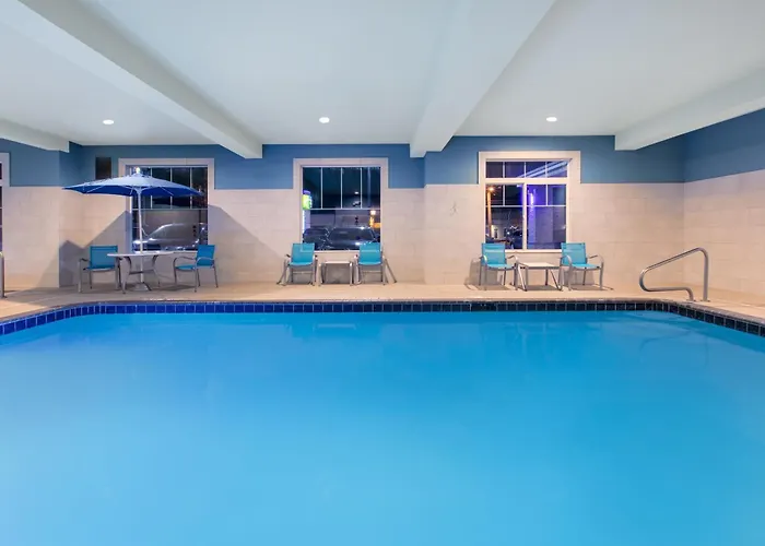 Holiday Inn Express Hotel & Suites Seaside Convention Center By Ihg