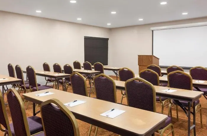 Country Inn & Suites By Radisson, Jackson-Airport, Ms