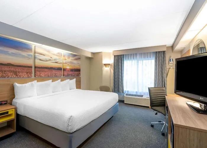 Days Inn By Wyndham Eagan Minnesota Near Mall Of America