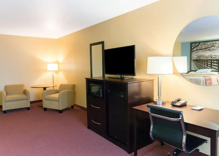 Super 8 By Wyndham Richmond
