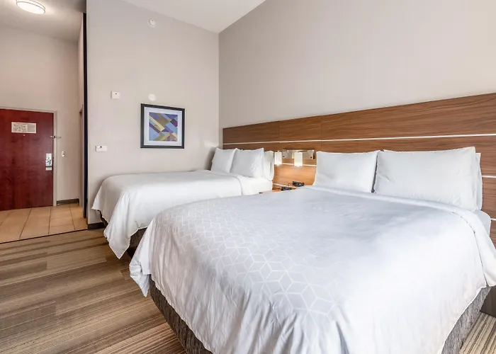 Holiday Inn Express & Suites Statesville