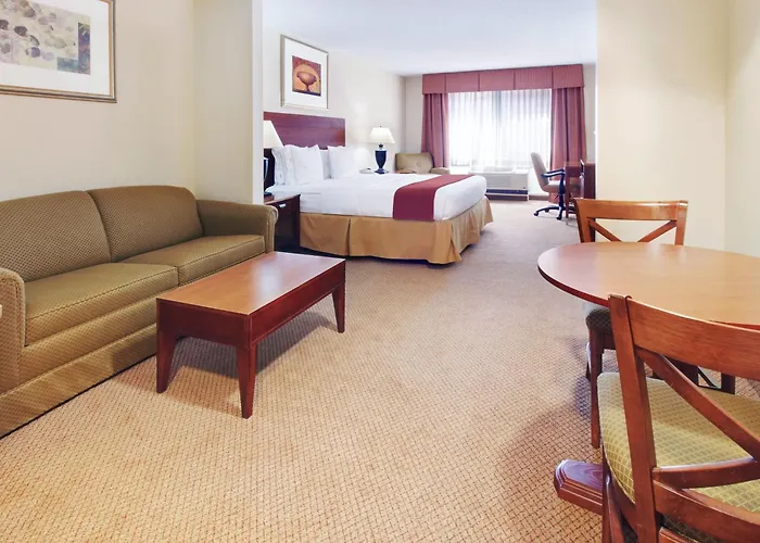 Holiday Inn Express Hotel & Suites Canton By Ihg