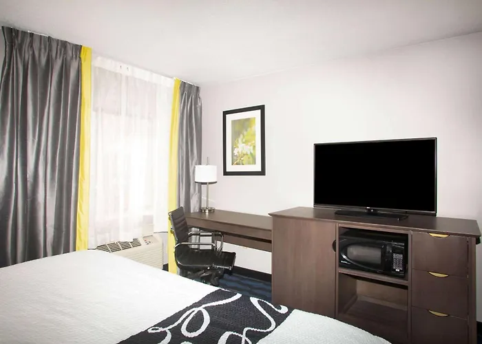 La Quinta Inn & Suites By Wyndham St Louis Hazelwood North