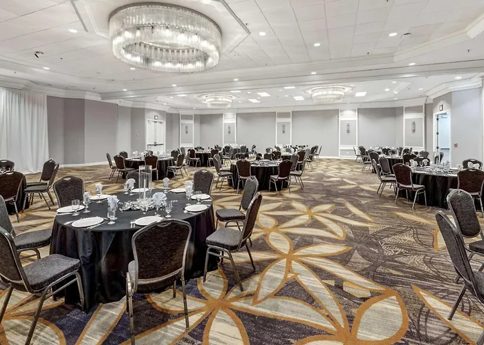 Doubletree By Hilton Wichita Airport