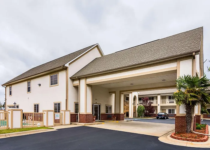 Econo Lodge Inn & Suites Bryant
