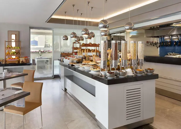 Ramada Hotel & Suites By Wyndham Izmir Kemalpasa