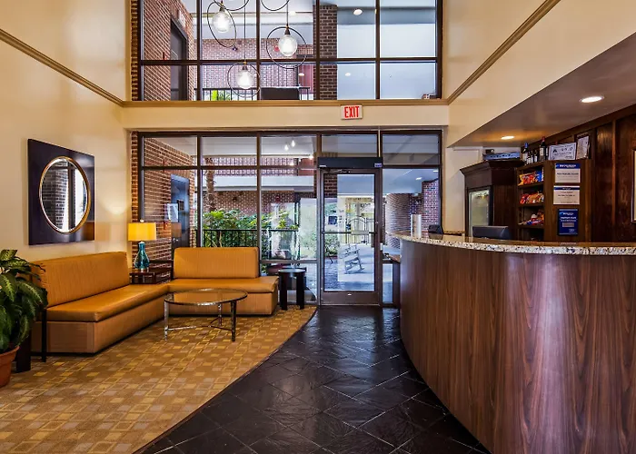 Best Western Plus Coastline Inn