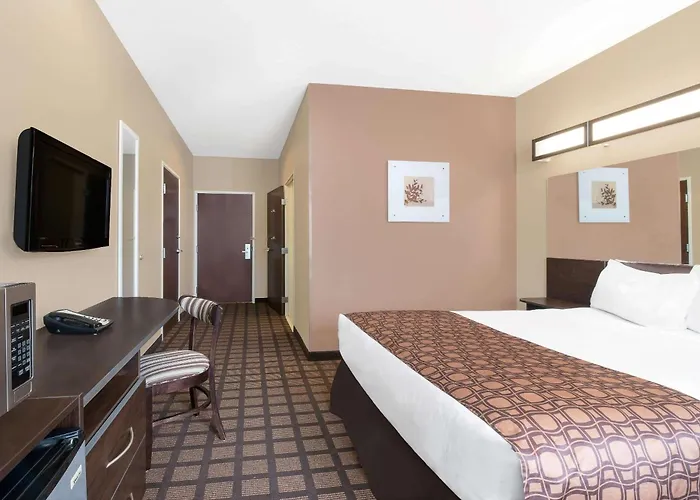 Microtel Inn & Suites