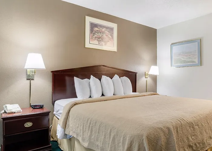 Colby Inn And Suites