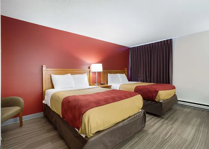 Econo Lodge Inn & Suites Escanaba North