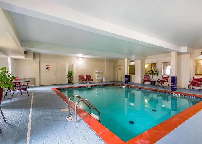 Quality Inn & Suites Chesterfield Village