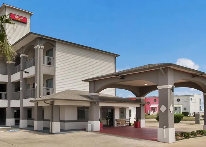 Red Roof Inn Plus + Galveston - Beachfront